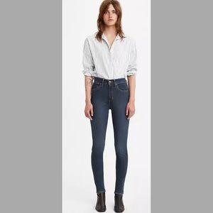 New/never Worn Levi’s 721 High Rise Skinny Dark Wash- Size 30x32